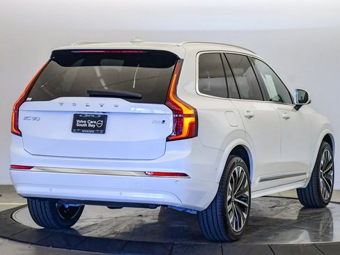 Certified 2025 Volvo XC90 B6 Plus w/ Protection Package Premier image 4