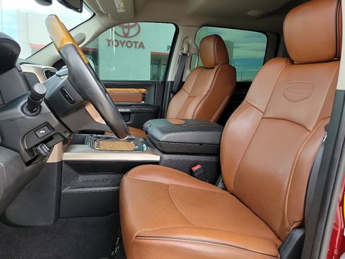 Used 2018 RAM 3500 Laramie Longhorn image 12