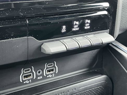 Certified 2025 RAM 1500 Laramie image 7