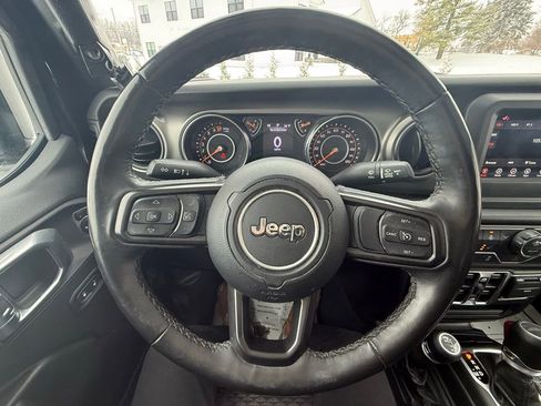 Used 2022 Jeep Gladiator Willys image 14