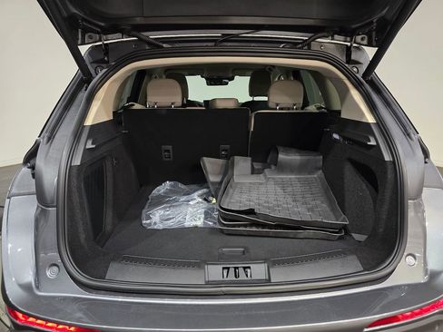 New 2026 Lincoln Corsair Premiere image 9