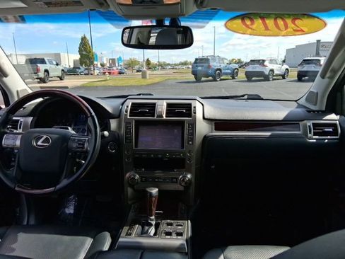 Used 2019 Lexus GX 460 Luxury image 9