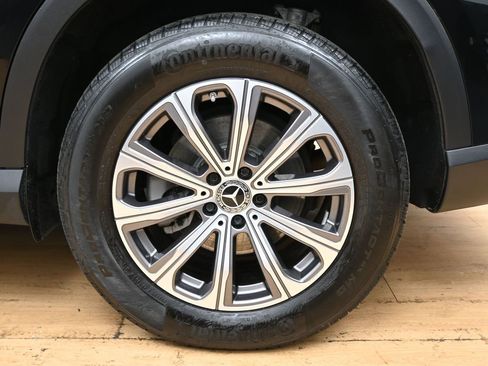Used 2024 Mercedes-Benz GLC 300 4MATIC image 14