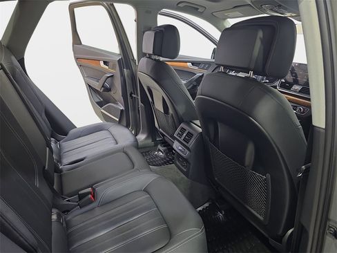 Used 2023 Audi Q5 2.0T Premium Plus w/ Premium Plus Package image 13