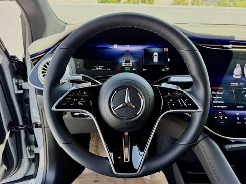 New 2026 Mercedes-Benz EQS 550 4MATIC SUV image 22