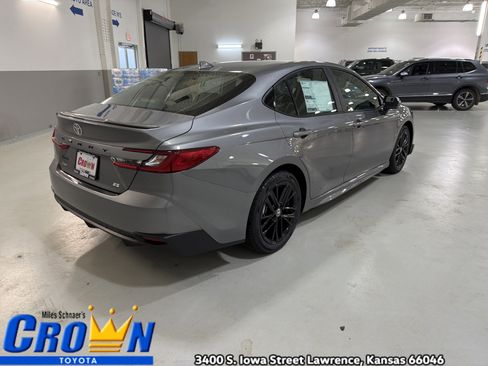 New 2026 Toyota Camry SE image 9