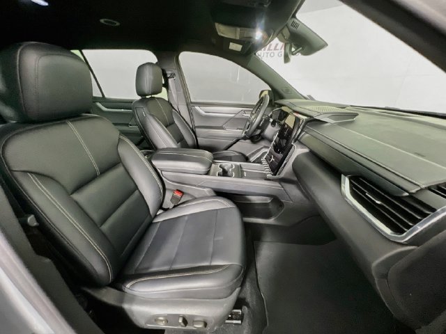 Used 2024 GMC Acadia Elevation w/ Luxury Package FWD image 42