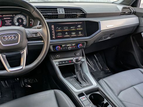 Used 2023 Audi Q3 2.0T Premium w/ Convenience Package image 9