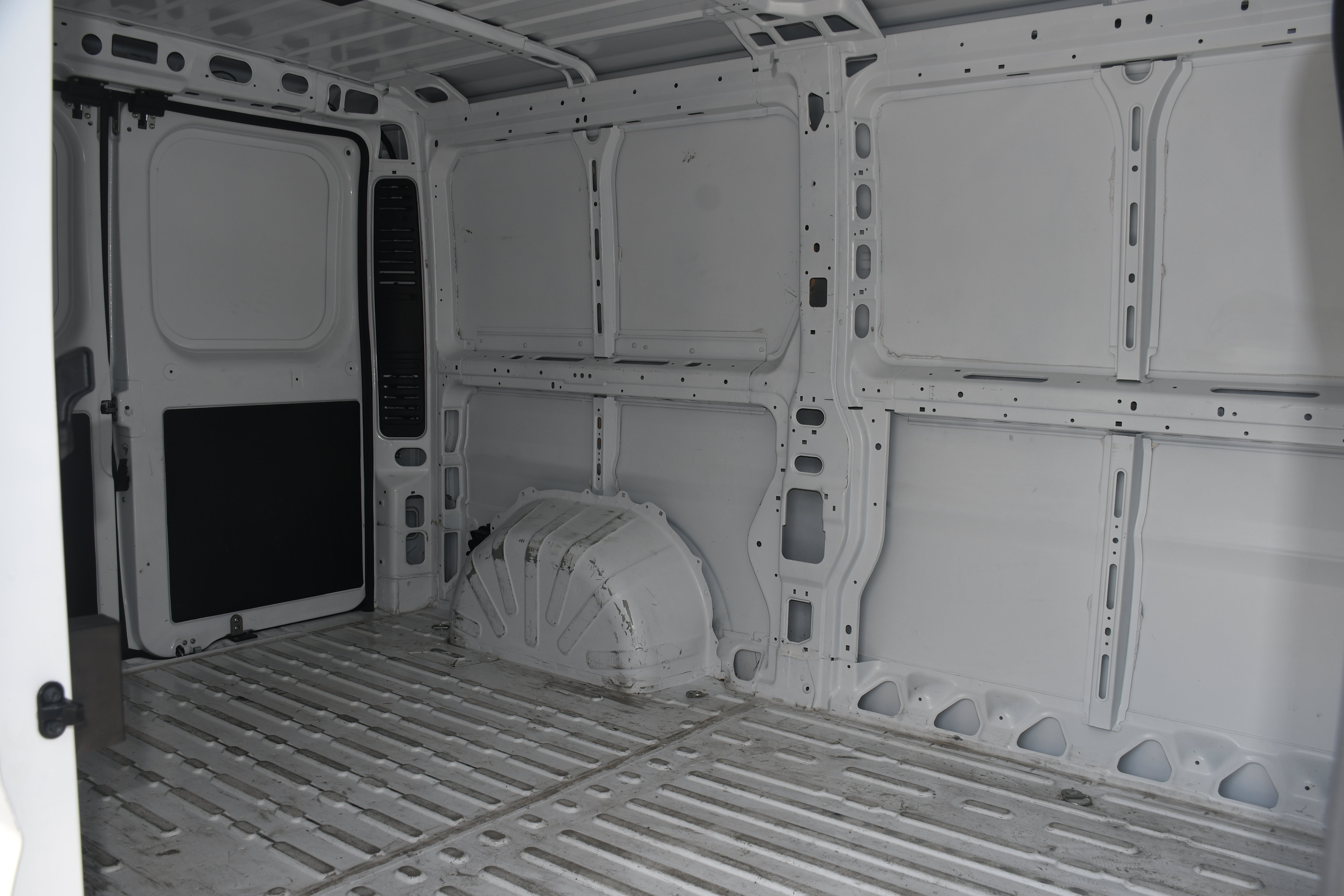 Used 2025 RAM ProMaster 2500 w/ Convenience Group FWD image 19