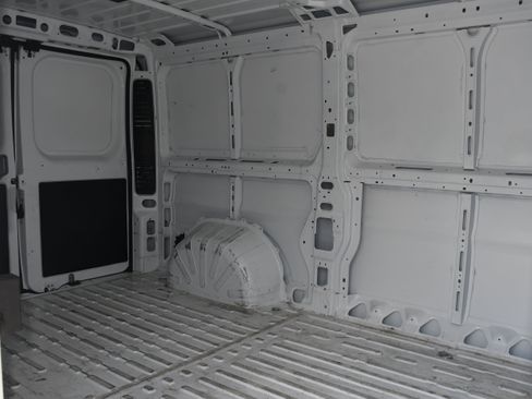 Used 2025 RAM ProMaster 2500 w/ Convenience Group FWD image 19