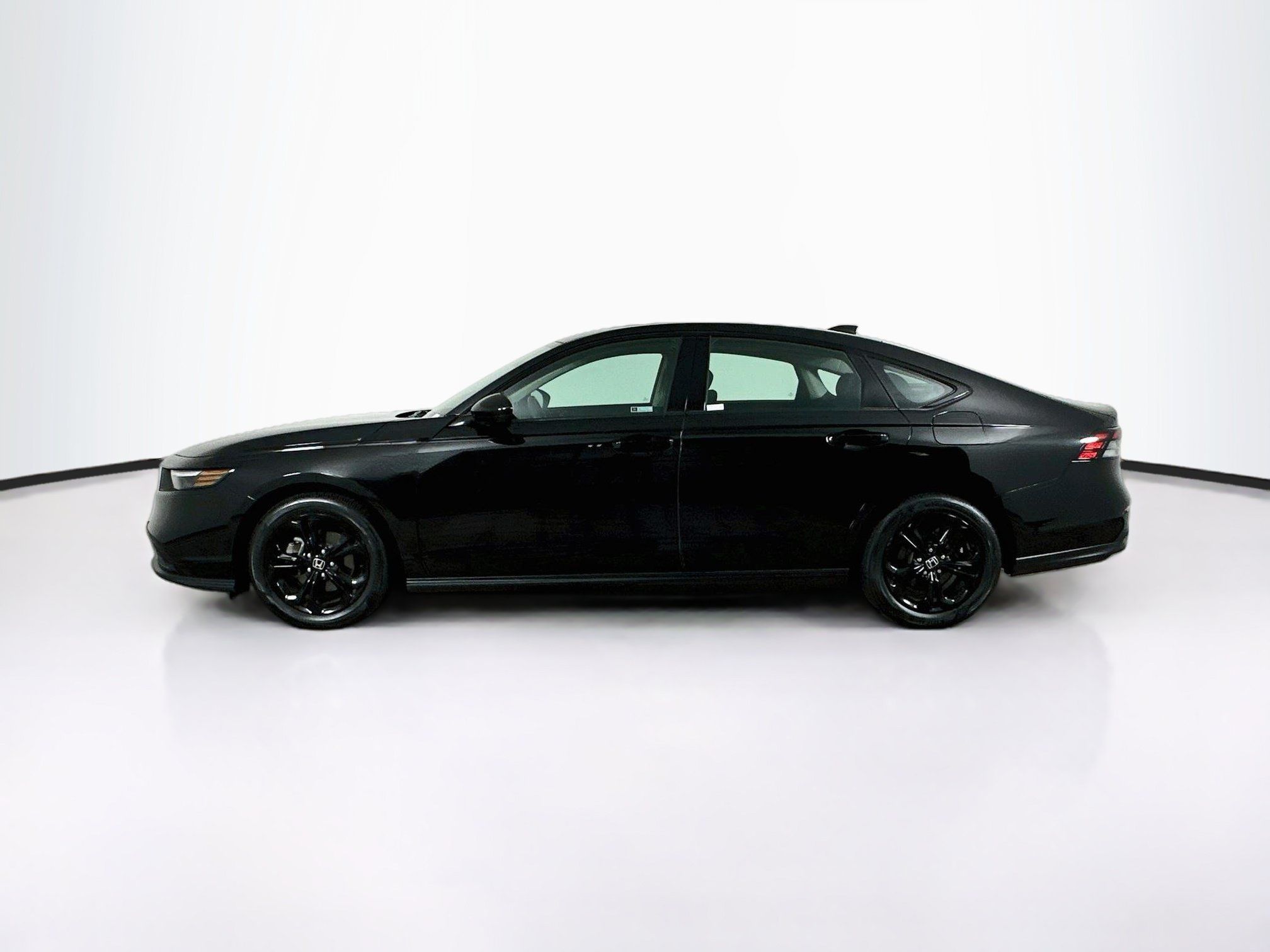 Used 2025 Honda Accord SE image 4