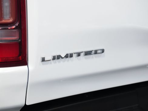 Used 2019 RAM 1500 Limited AWD/4WD image 19