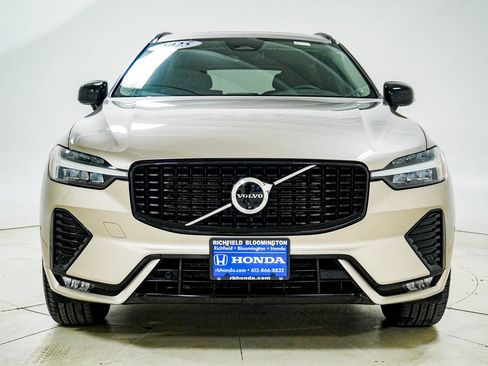 Used 2025 Volvo XC60 B5 Plus image 14