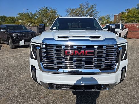 New 2026 GMC Sierra 3500 Denali w/ Denali Reserve Package AWD/4WD image 2