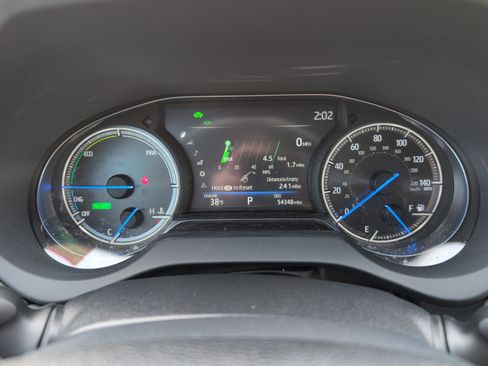 Used 2022 Toyota Venza XLE image 23