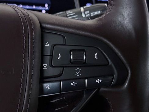 Used 2023 Cadillac Escalade Sport Platinum w/ LPO, ONYX Package AWD/4WD image 12
