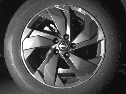 Used 2025 Nissan Rogue SV FWD image 18