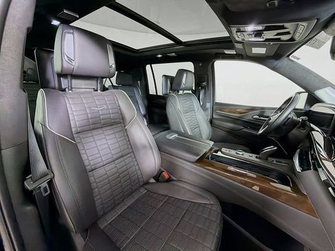 Certified 2024 Cadillac Escalade ESV Premium Luxury Platinum AWD/4WD image 28