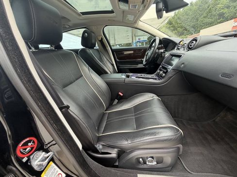 Used 2016 Jaguar XJ R-Sport RWD image 6
