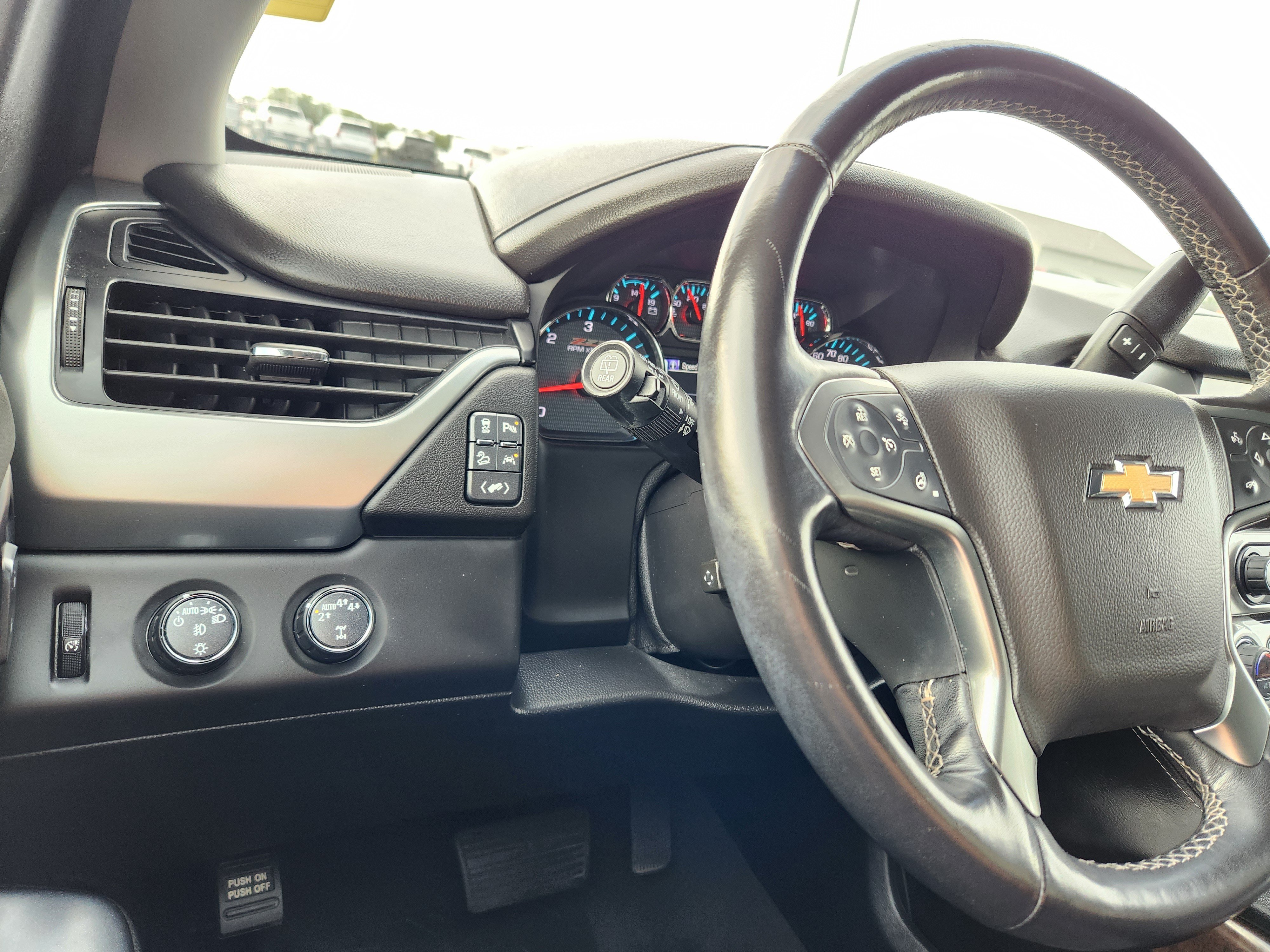 Used 2019 Chevrolet Tahoe LT w/ Luxury Package AWD/4WD image 25