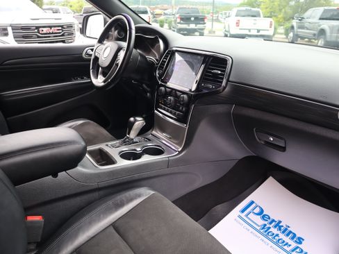 Used 2020 Jeep Grand Cherokee Altitude AWD/4WD image 27