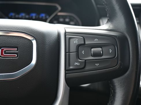 Used 2021 GMC Yukon XL SLT image 33