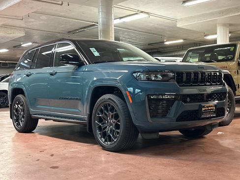 New 2026 Jeep Grand Cherokee Summit w/ Obsidian Package AWD/4WD image 7