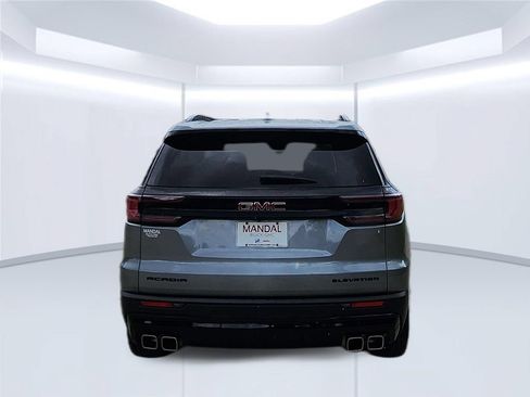 Used 2025 GMC Acadia Elevation w/ Elevation Premium Package FWD image 5