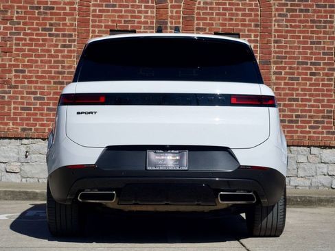Used 2024 Land Rover Range Rover Sport SE image 6