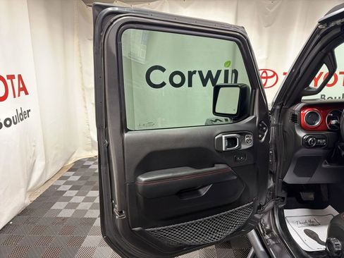 Used 2022 Jeep Gladiator Rubicon w/ Cold Weather Group AWD/4WD image 19