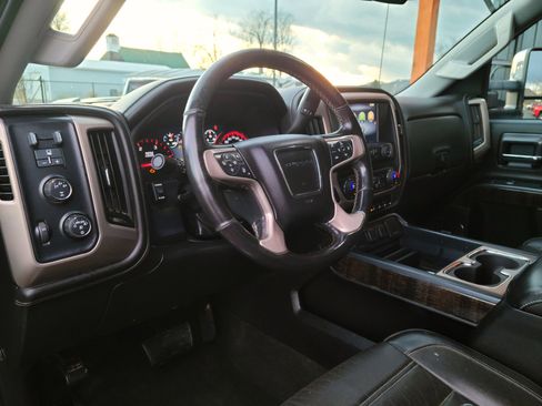Used 2015 GMC Sierra 2500 Denali w/ Duramax Plus Package image 9