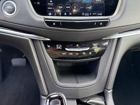 Certified 2025 Cadillac XT5 Premium Luxury image 28