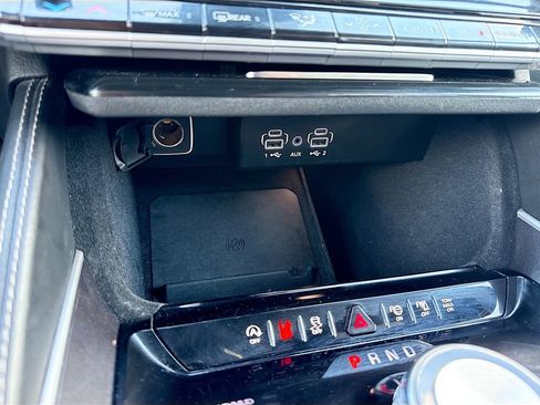 Used 2024 Jeep Wagoneer 4WD w/ Convenience Group I image 31