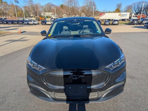 Used 2025 Ford Mustang Mach-E Premium image 9