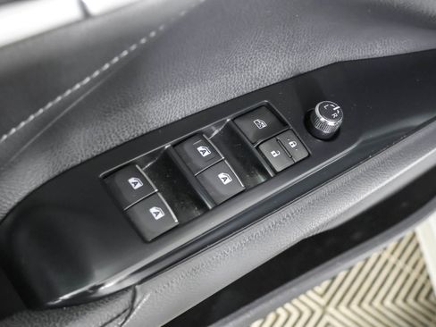 Used 2018 Toyota Camry XSE image 33