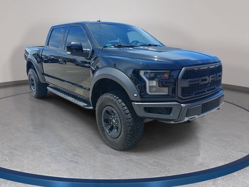 Used 2018 Ford F150 Raptor w/ Equipment Group 802A Luxury AWD/4WD image 3