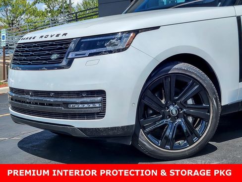 Used 2023 Land Rover Range Rover SE image 2