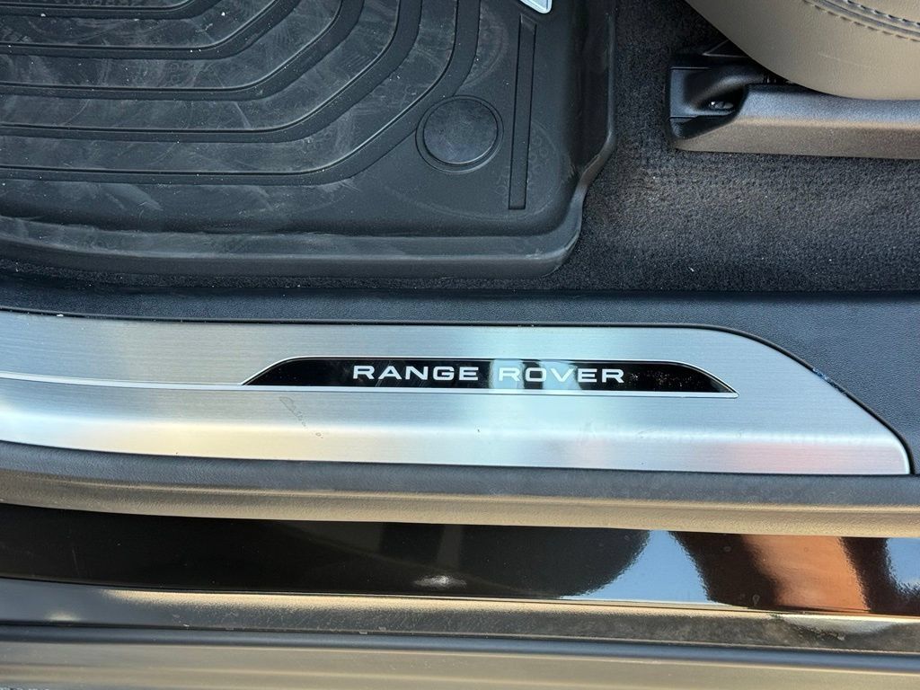 New 2026 Land Rover Range Rover Sport Dynamic SE AWD/4WD image 11