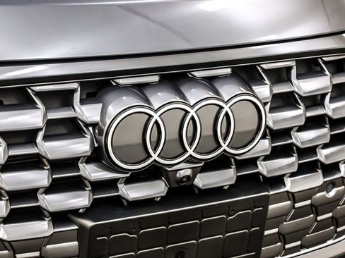 New 2025 Audi Q5 Prestige image 13