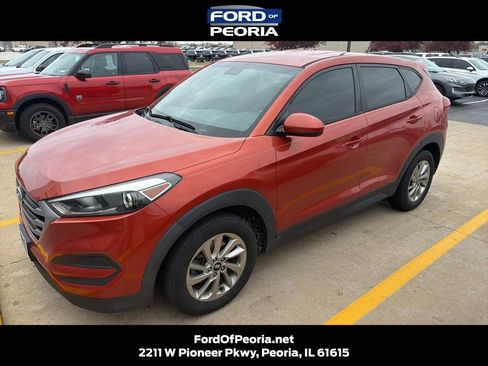 Used 2017 Hyundai Tucson SE image 1
