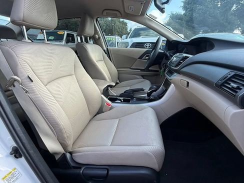 Used 2015 Honda Accord LX image 17