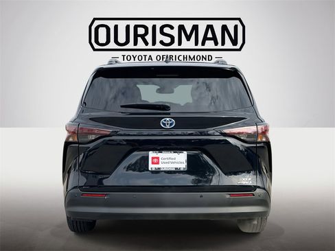 Certified 2024 Toyota Sienna XLE image 21