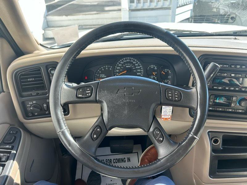 Used 2005 Chevrolet Tahoe LT w/ LT Preferred Equipment Group AWD/4WD image 16