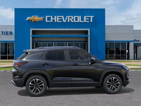 New 2026 Chevrolet TrailBlazer LT w/ LT Cold Weather Package FWD image 5