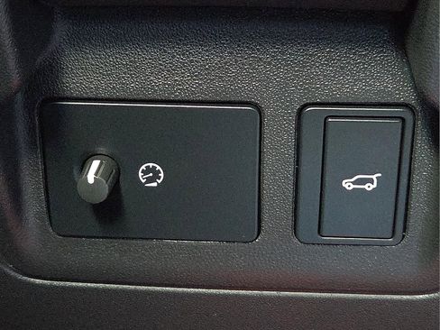 Used 2024 Land Rover Range Rover Velar Dynamic SE image 22