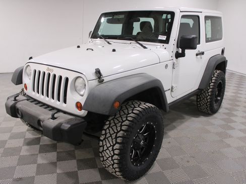 Used 2012 Jeep Wrangler Rubicon w/ PWR Convenience Group image 28