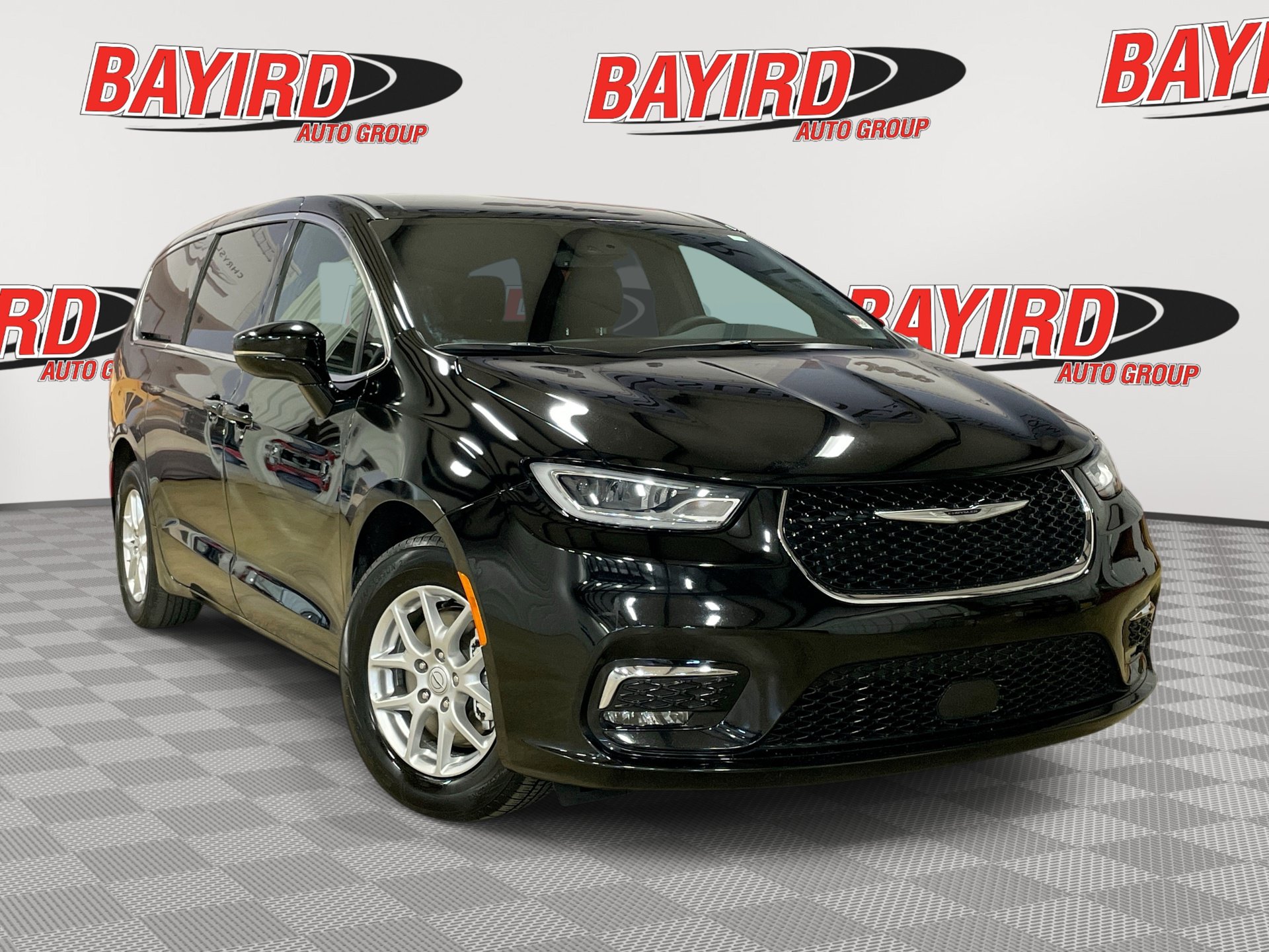 Used 2026 Chrysler Pacifica Select FWD image 1