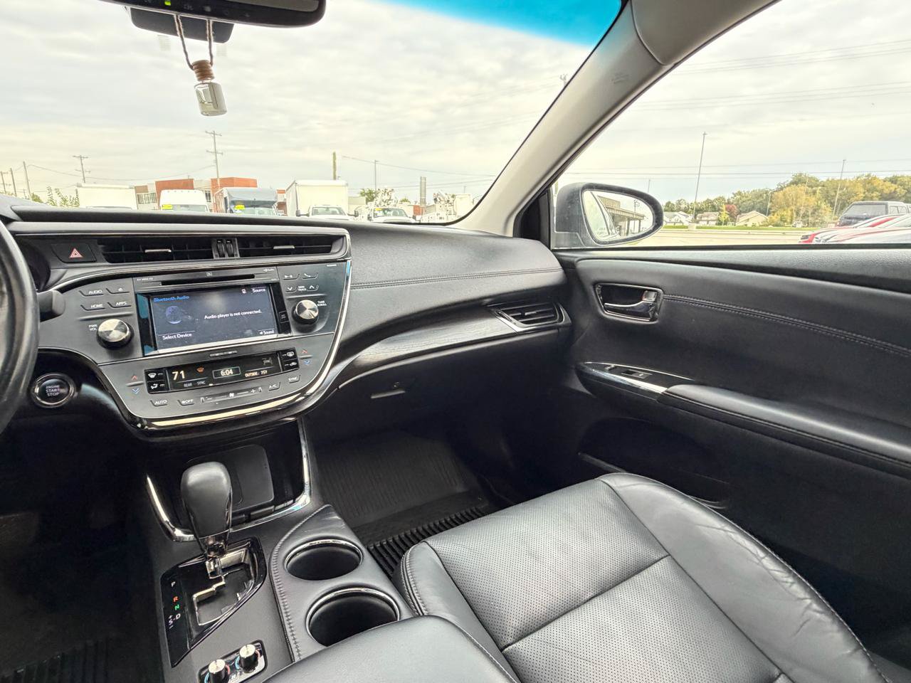 Used 2018 Toyota Avalon Limited w/ All Weather Liner Package FWD image 14