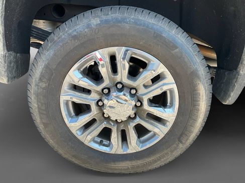 Used 2024 Chevrolet Silverado 2500 LTZ w/ LTZ Premium Package AWD/4WD image 9