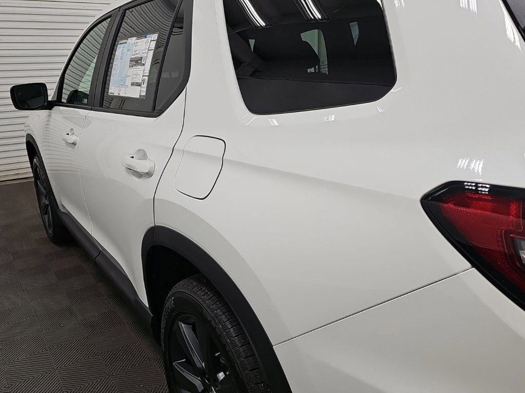 New 2026 Honda Pilot Sport image 6